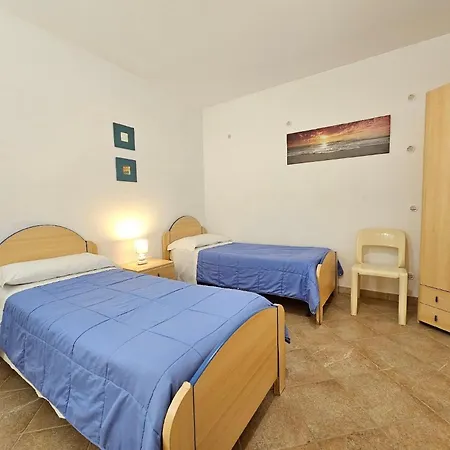 Holiday home Helle Editerrane Mit Terrasse Und Garten Nur 50 Meter Vom Meer Entfern - B57316