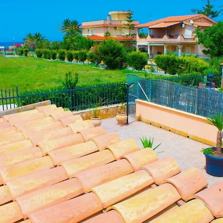 Helle Editerrane Mit Terrasse Und Garten Nur 50 Meter Vom Meer Entfern - B57316 Cefalu